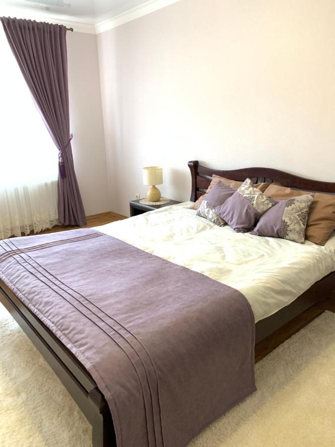 Центр. Поруч Парк Та Став Apartment Ternopil Bagian luar foto