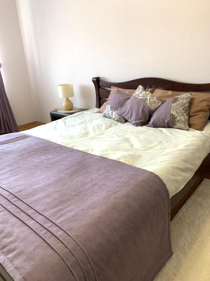 Центр. Поруч Парк Та Став Apartment Ternopil Bagian luar foto